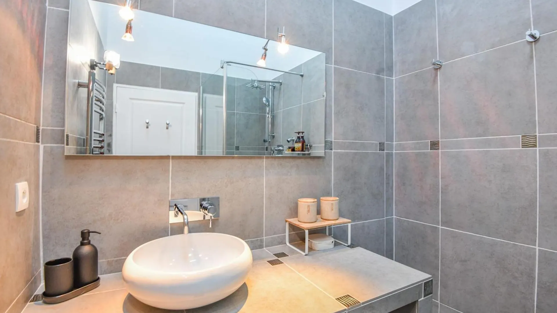 Le Mages - Appart 2 Ch Avec Terrasse Et Parking Marsilya Daire