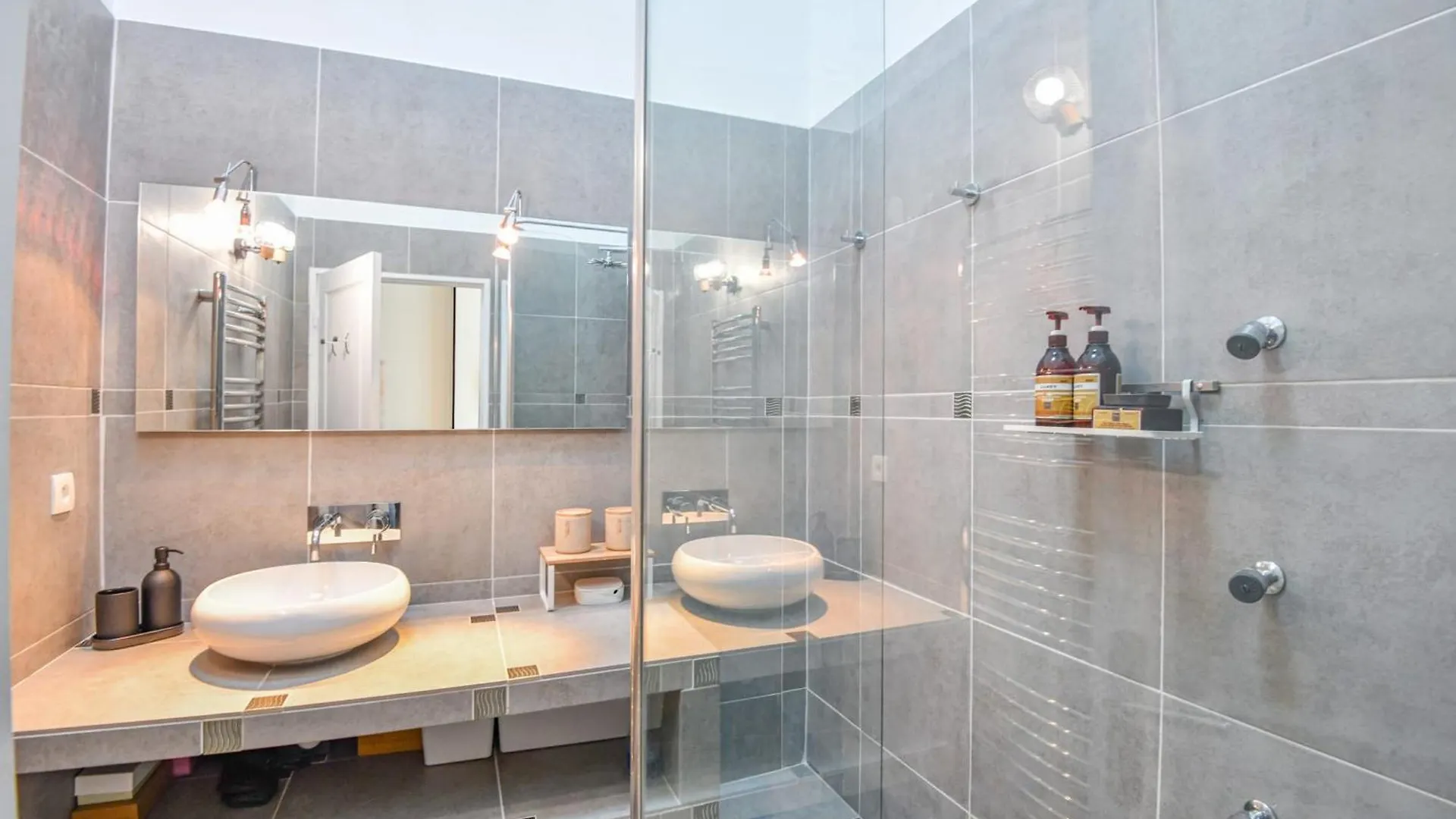 Apartamento Le Mages - Appart 2 Ch Avec Terrasse Et Parking Marselha