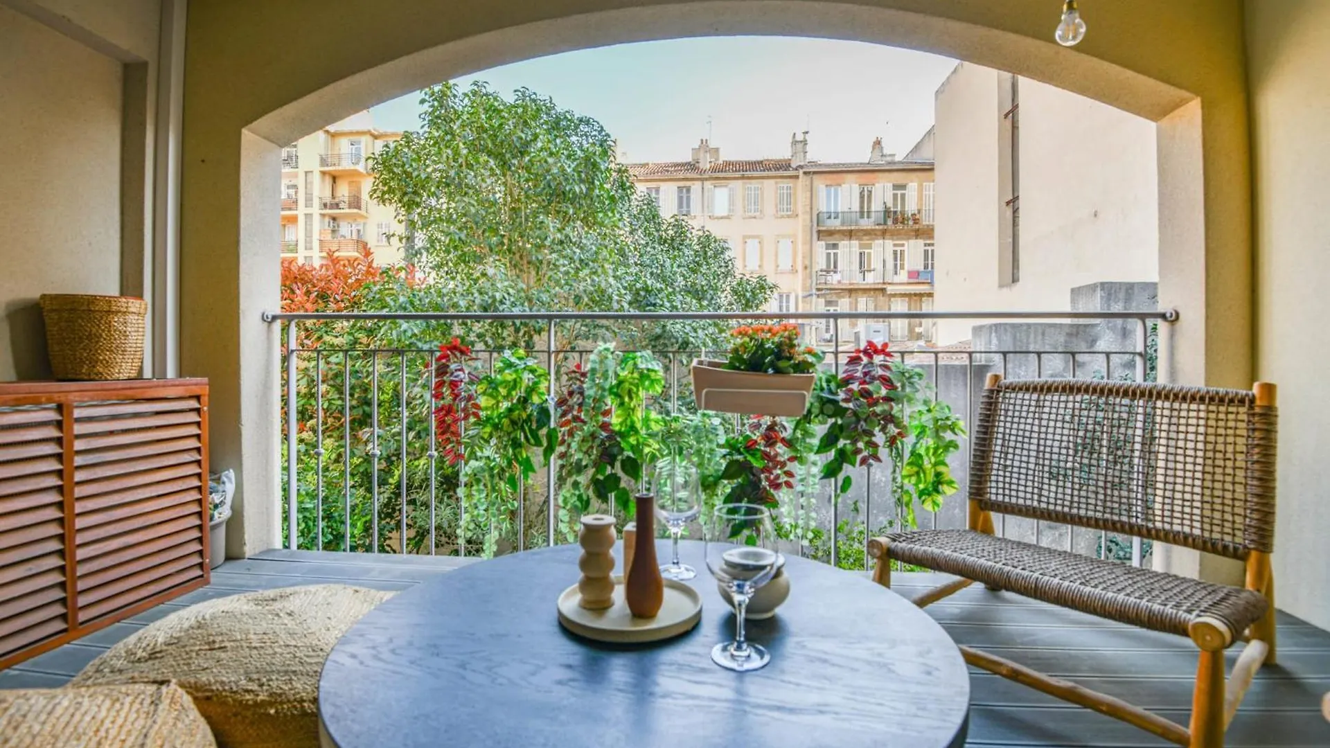 Le Mages - Appart 2 Ch Avec Terrasse Et Parking Marseille 0*,  France